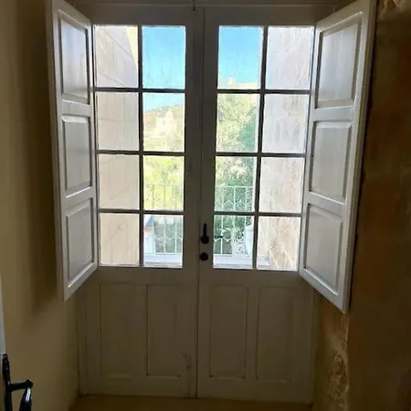 Villa Unique Farmhouse-4 Double Bedroom, Quiet W/views Għarb