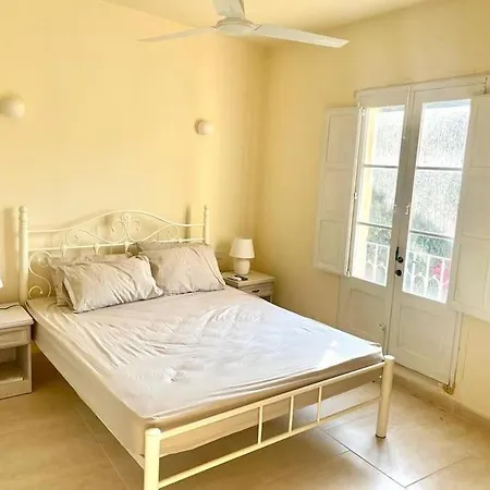 Unique Farmhouse-4 Double Bedroom, Quiet W/views * Għarb