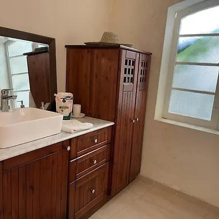 Unique Farmhouse-4 Double Bedroom, Quiet W/views Għarb