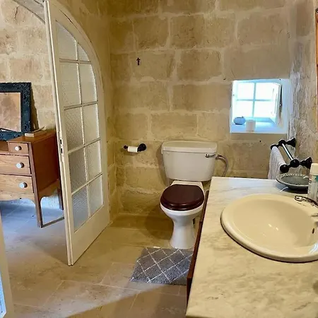 Unique Farmhouse-4 Double Bedroom, Quiet W/views فيلة Għarb