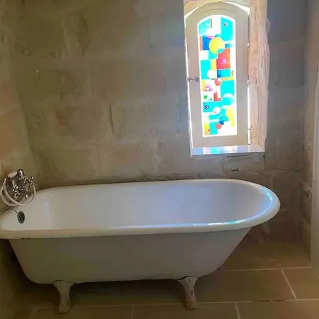Unique Farmhouse-4 Double Bedroom, Quiet W/views Villa