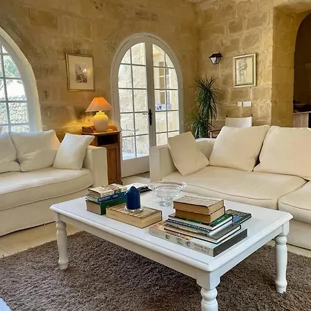 Unique Farmhouse-4 Double Bedroom, Quiet W/views فيلة Għarb