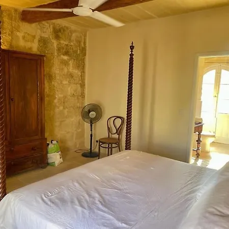 Unique Farmhouse-4 Double Bedroom, Quiet W/views Għarb