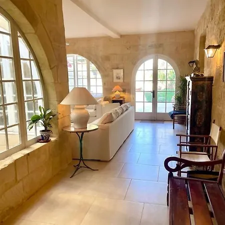 Unique Farmhouse-4 Double Bedroom, Quiet W/views Villa *