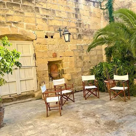 Unique Farmhouse-4 Double Bedroom, Quiet W/views فيلة *