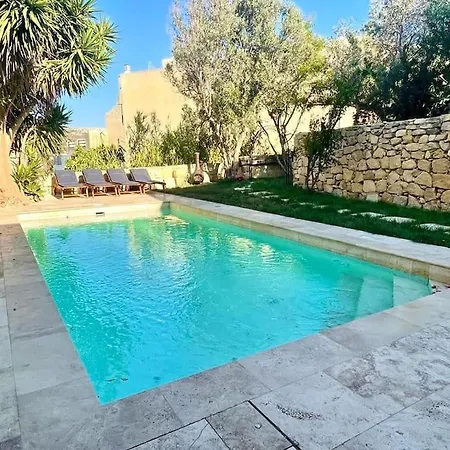 Unique Farmhouse-4 Double Bedroom, Quiet W/views Għarb